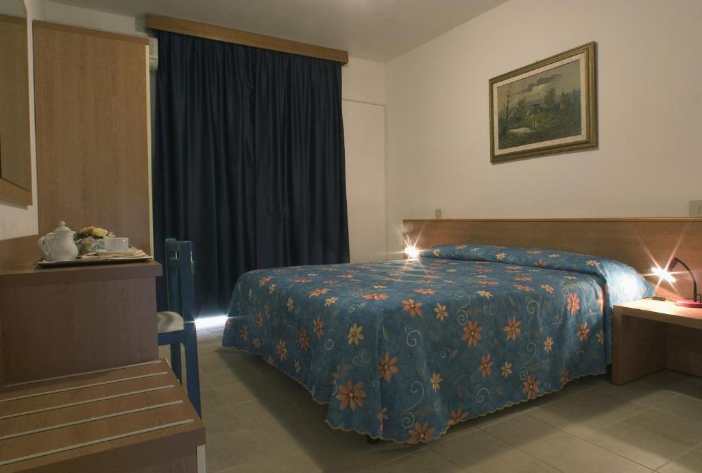 Hotel Santa Cruz Lignano Sabbiadoro Quarto foto